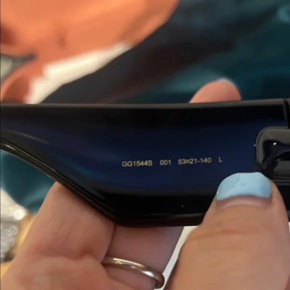 GUCCI RUNWAY Stylish Black Sunglasses - Picture 8 of 9